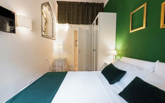 Charming Tornabuoni by Mmega
