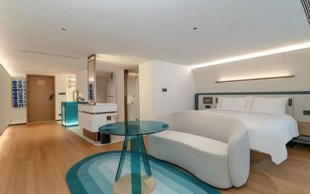 YEE HOTEL (free shuttle bus to Canton Fair Venue）