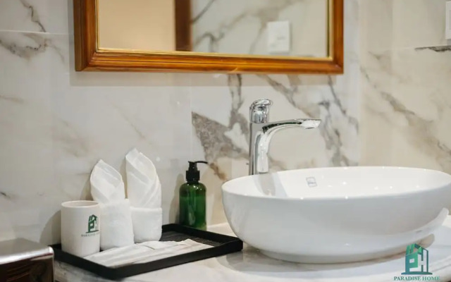 Luxe Paradise Suites Hotel