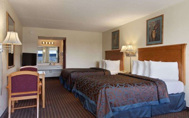 Days Inn By Wyndham Salina South