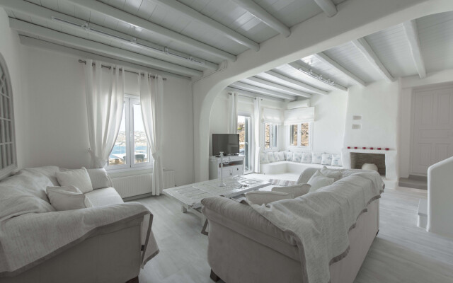 Luxury House with Private Pool 1A