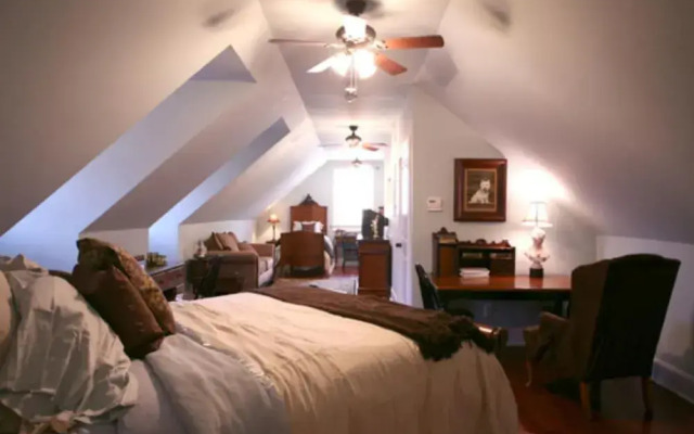 The Social Goat Bed and Breakfast