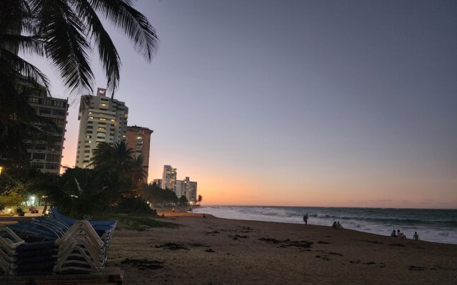 Gorgeous 1-Bedroom Beachside Suite