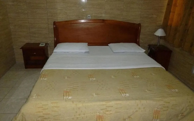 Royal Hotel & Residences