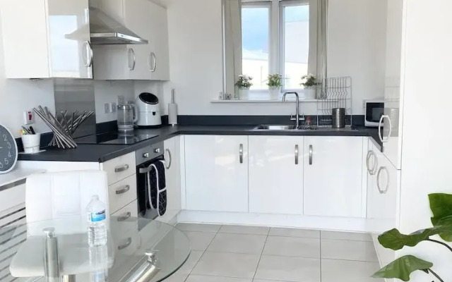 Captivating 1-bed Apartment in Barking