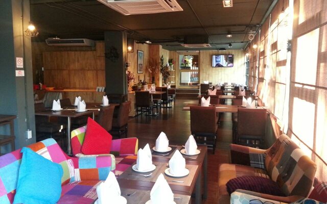 The Rich Hotel Ubonrachatani