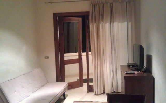 Criss Haya Apartments