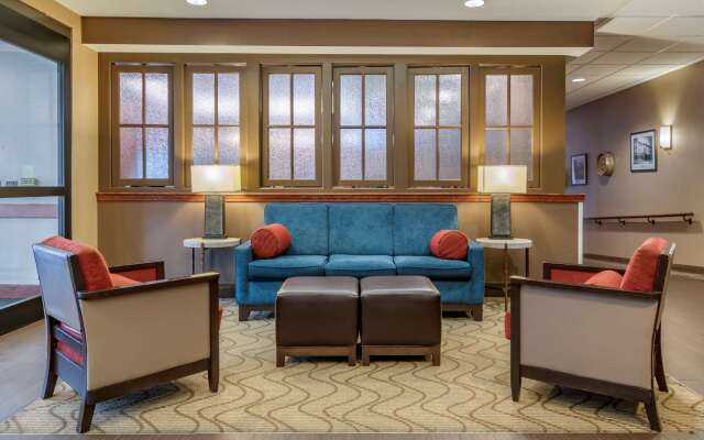 Comfort Suites Downtown Carlisle