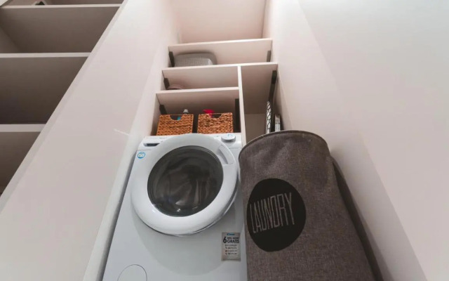 Ideal Location, Stylish 1BR Apartment with Free Parking
