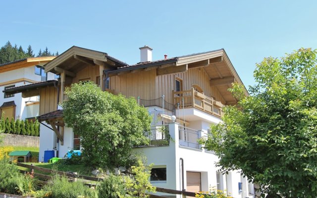 Tasteful Holiday Home in Hollersbach im Pinzgau With Garden