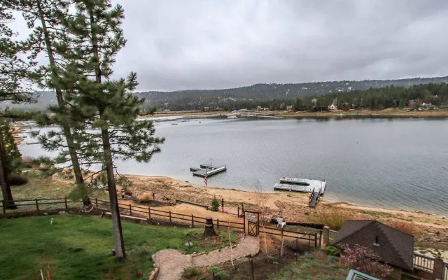 Lakefront Sanctuary #1306
