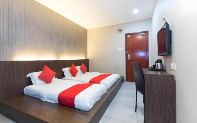 Super OYO 340 Comfort Hotel