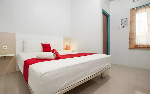 RedDoorz @ Kartohardjo Madiun