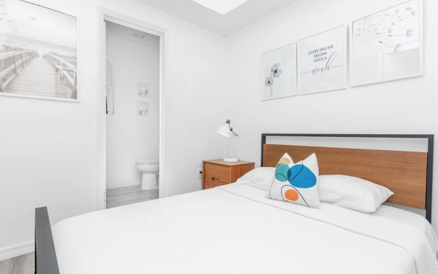 West Deco Boutique Apartments
