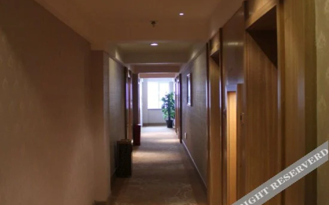 Universal House Haiyi Hotel