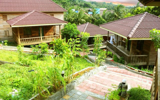 Golden Bungalow (former Hillside Bungalow )