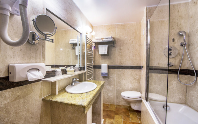 Les Jardins De La Glaciere