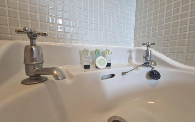 Flat 20 Studio Apartment Southlands