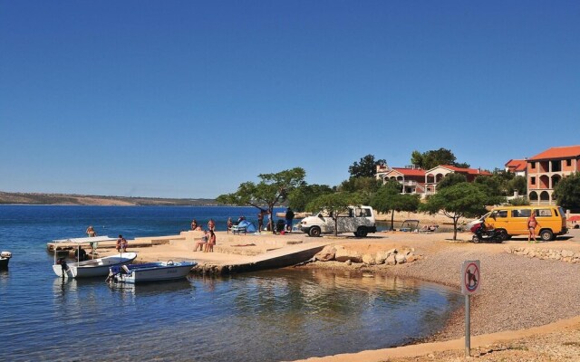 Awesome Home in Maslenica With Wifi and 3 Bedrooms