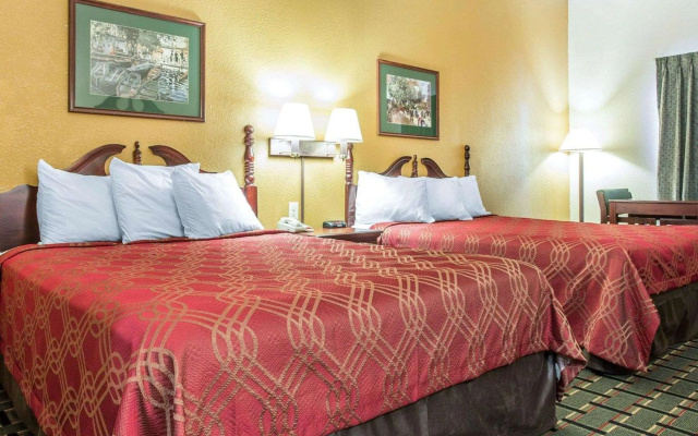 Econo Lodge Inn & Suites Marietta near Dobbins ARB
