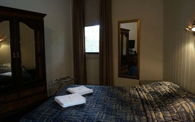 Royal Exhibition Hotel