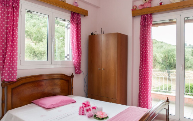 Country house with panoramic view and beach access
