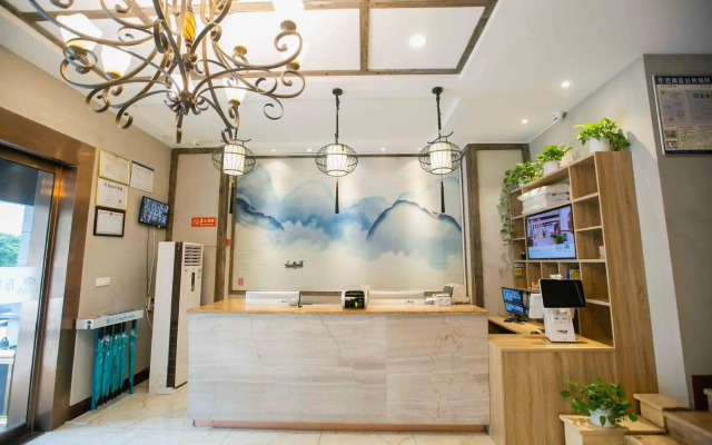 Brother Hotel (Chongqing Bagongli Used Car Trading Market)