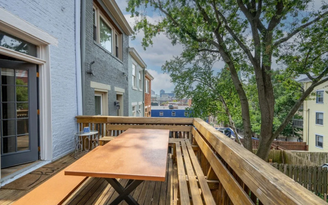 Mansfield Modern Oasis