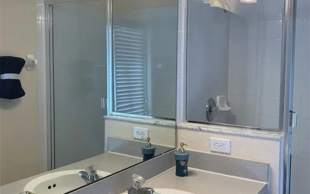 Caribbean Breeze 4 Bedrooms