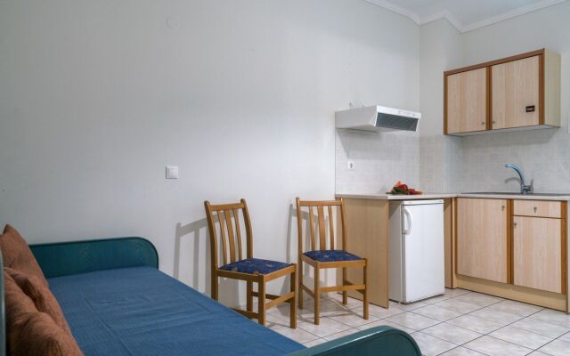 Alamis Hotel & Apartments