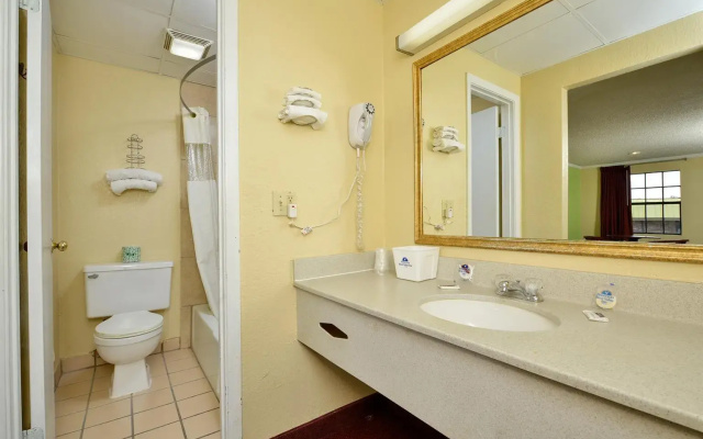 Americas Best Value Inn Camden