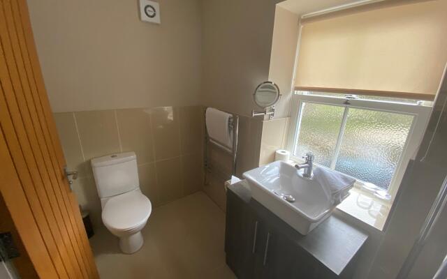 The Three Horseshoes Hotel