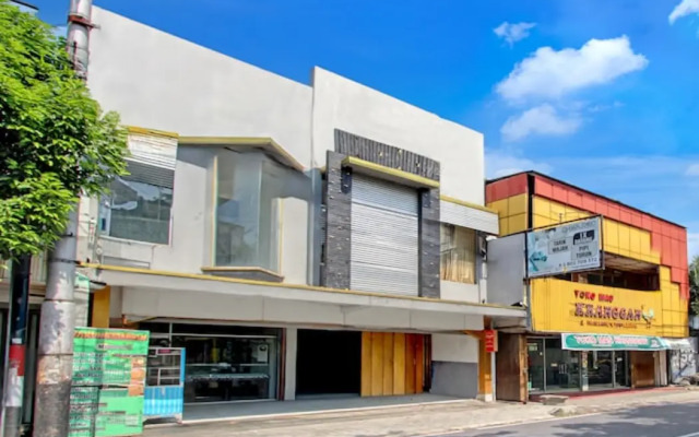 OYO 2669 Crown Residence