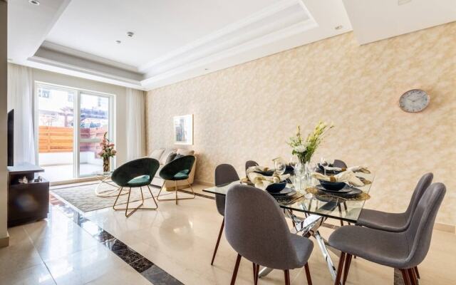 Sleek & Sophisticated 2BR With Study Within Downtown Dubai!