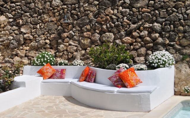 Stunning, Spacious Villa Within Walking Distance of the Charming Village of San Carlos