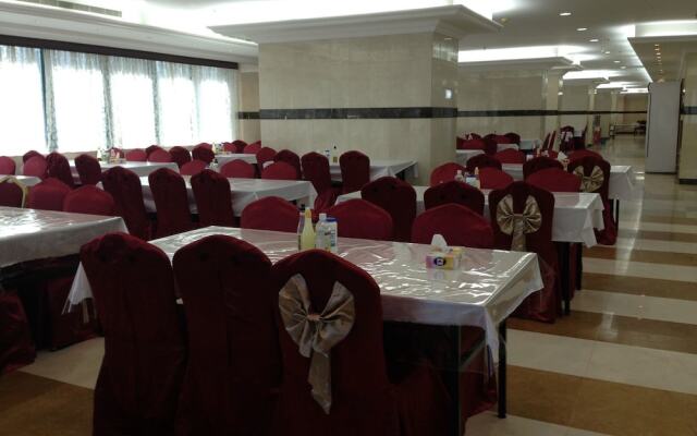 Luluat Muaz Hotel