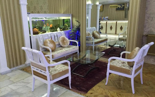 Grand Mark Hotel