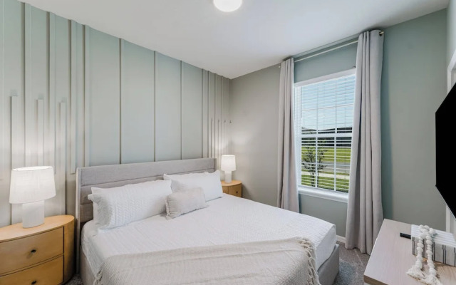 Stunning 8BR Pool Gameroom Minutes to Disney