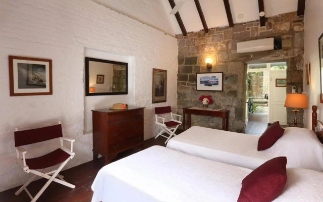 Admiral's Inn and Gunpowder Suites