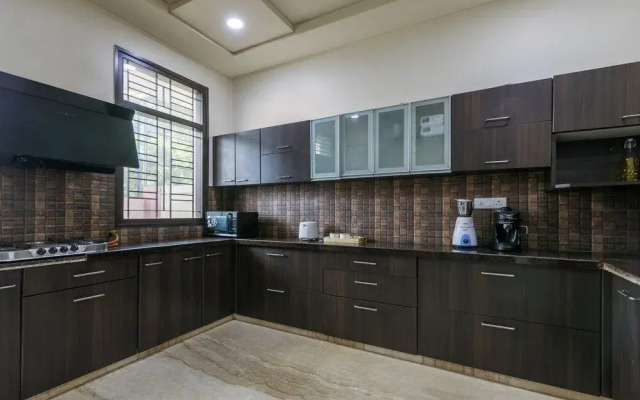 Bungalow by the station by Vista Rooms