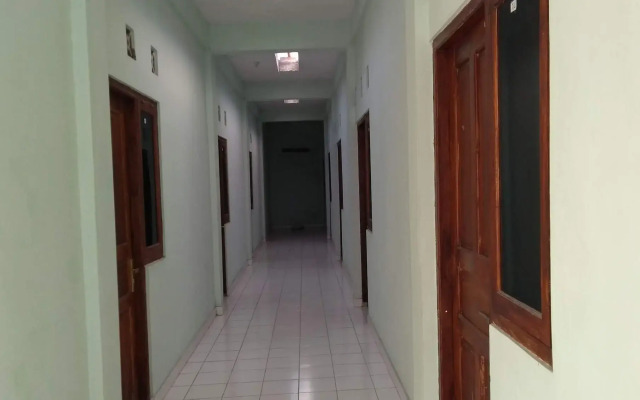 Rumah Singgah Peziarah Ganjuran by ZUZU