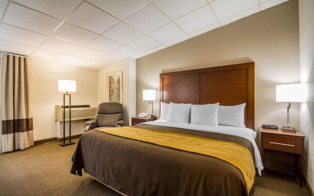 Comfort Inn & Suites Madison - Airport