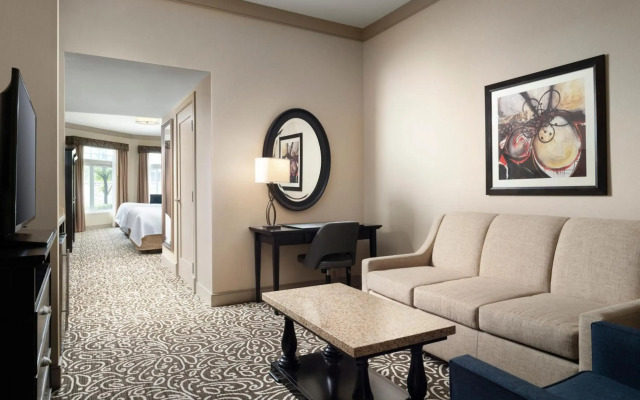 West Inn & Suites