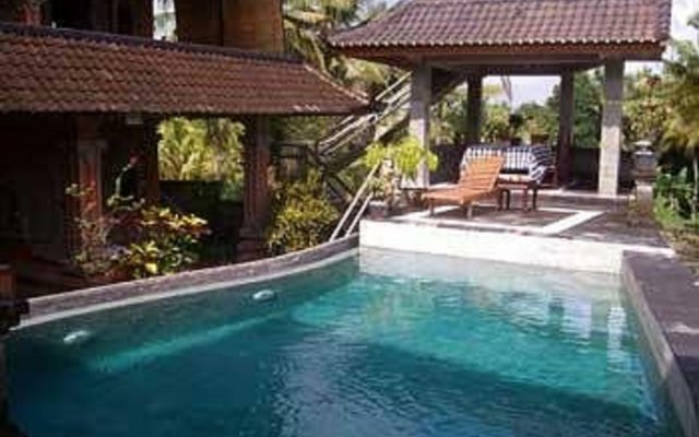 Ala's Green Lagoon Hotels