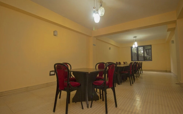 OYO 18455 Hotel Golden Shangrila