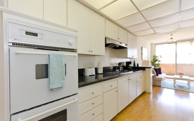 LA131 1 Bedroom Apartment By Senstay
