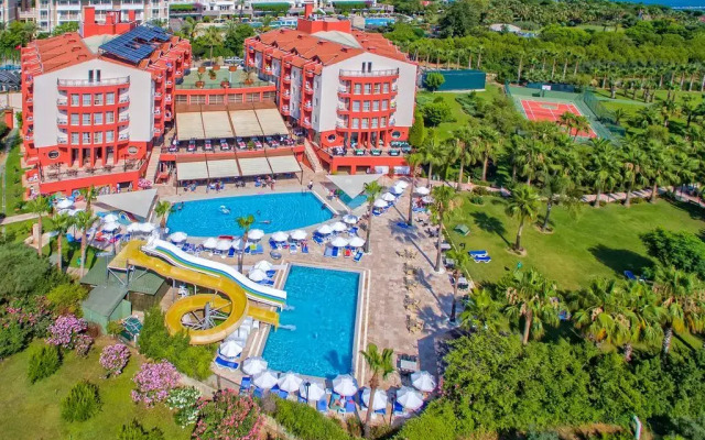 Royal Atlantis Beach