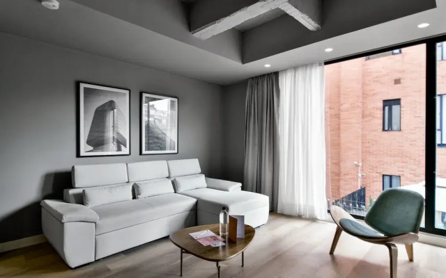 w Cozy 1BR w/ Brilliant Balcony in Unicentro