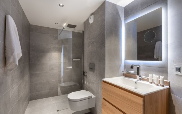 Alaska Lodge by Alpine resorts