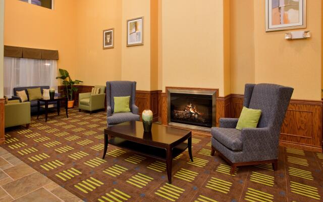 Holiday Inn Express Hotel & Stes Kansas City Sports Complex, an IHG Hotel